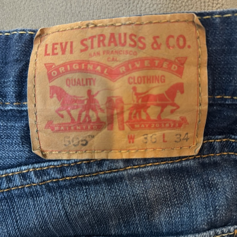 Men’s Levi jeans - Picture 3 of 4